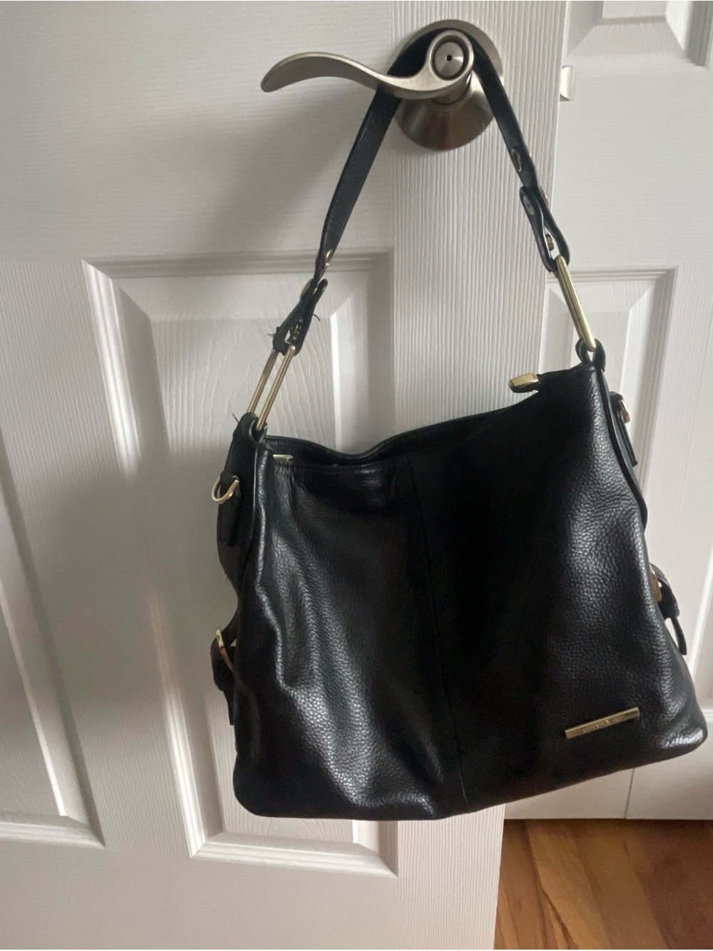 Source Unknown Black Pebbled Leather Shoulder Bag with Gold Accents